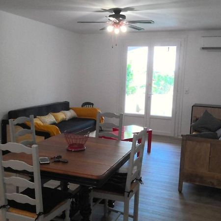 Refurbished Apartment 4 People 300M From The Sea Сент-Марі-де-ла-Мер Екстер'єр фото