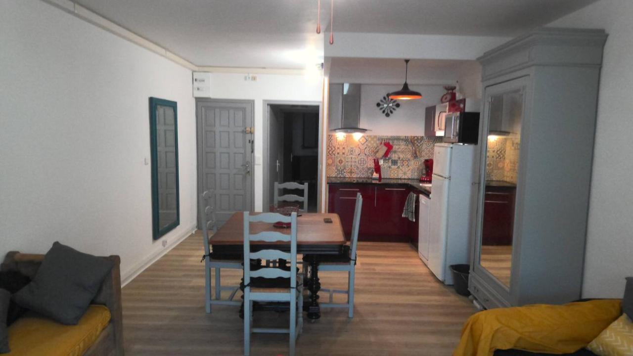 Refurbished Apartment 4 People 300M From The Sea Сент-Марі-де-ла-Мер Екстер'єр фото